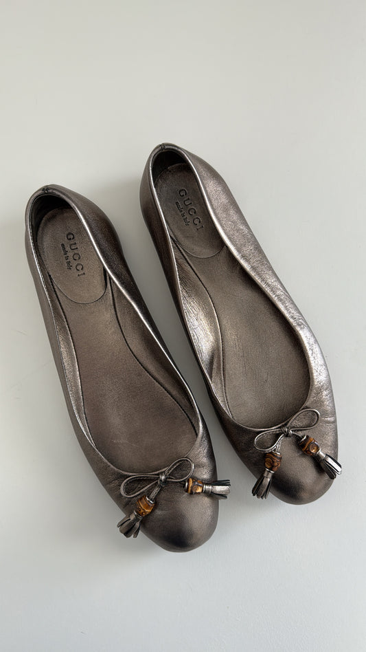 Gucci Silver Leather Flats
